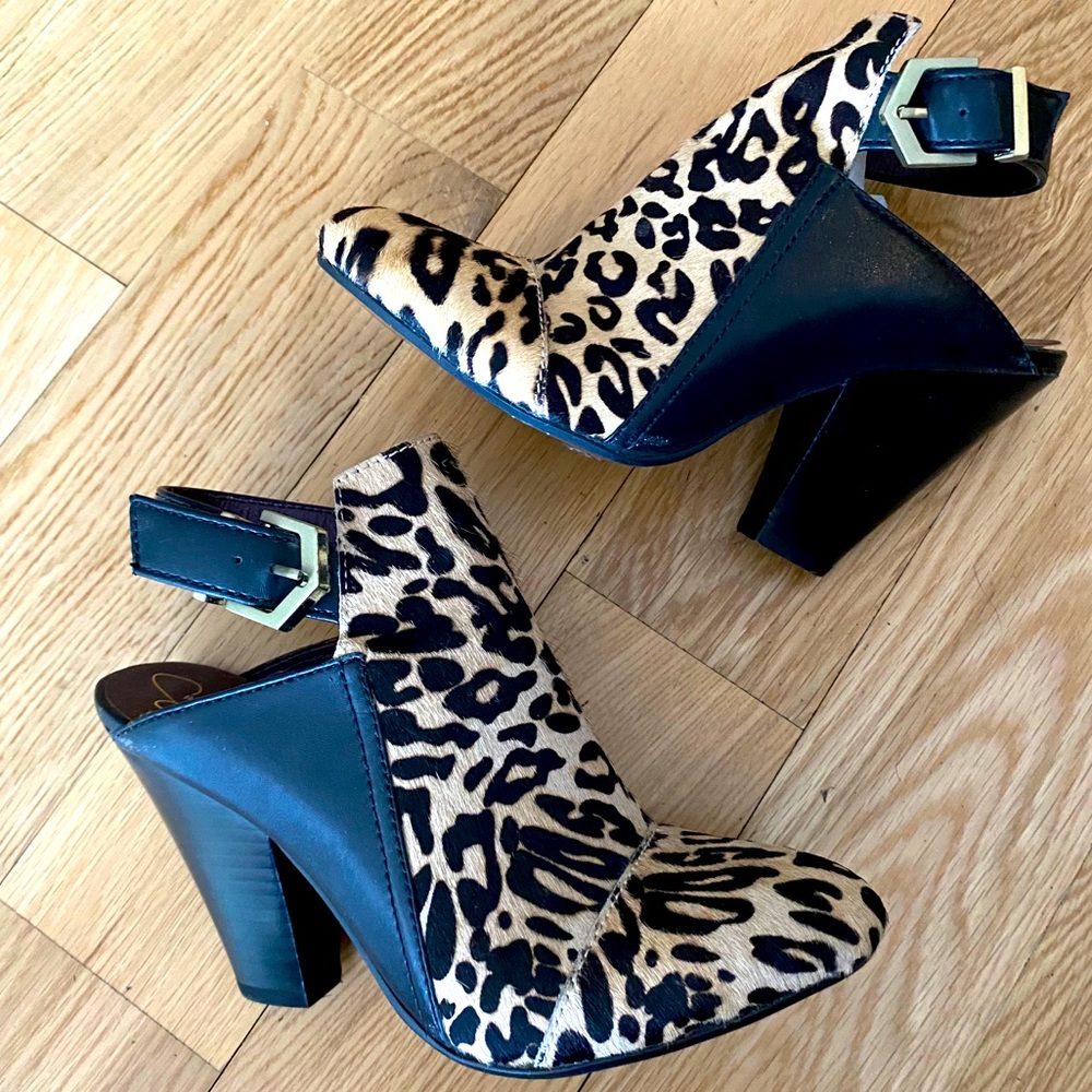 Leopard booties 🔥